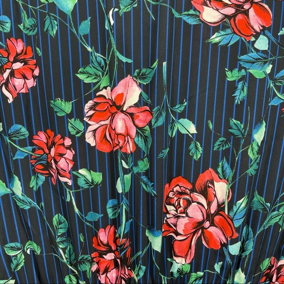 NWOT Everly Floral Dress - Picture 8 of 9